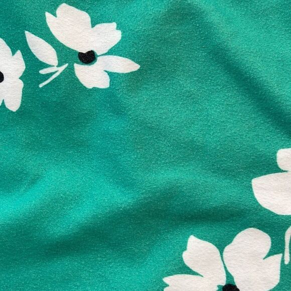 Fabletics Define PowerHold® High-Waisted 7/8 Legging • Bali Jasmine Print • SM - Picture 9 of 11